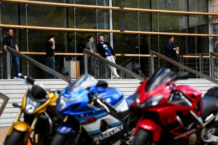 Zaledwie 5 proc. Polaków ocenia swoją pracę jako "świetną". Pod tym względem jesteśmy daleko w tyle za Amerykanami czy Rosjanami (13 proc.).