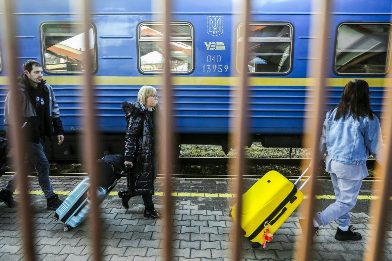 Przemyśl. Obywatele Ukrainy przyjeżdżają do Polski.