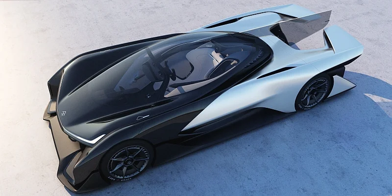 Sylwetka ala Batmobil i naszpikowane elektroniką wnętrze to najbardziej rzucające się w oczy atuty FFZero1