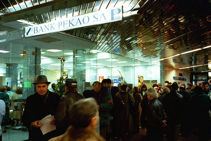 Kolejka po obligacje, 1996 rok.