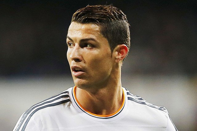 Cristiano Ronaldo zarabia prawie milion złotych za tweeta