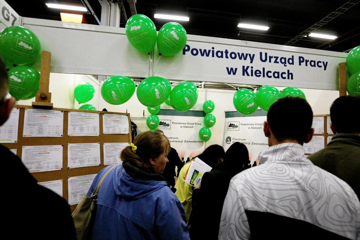 Urzędy pracy mogą się jeszcze przydać: zagraniczne firmy będą częściej zwalniać i rzadziej zatrudniać.