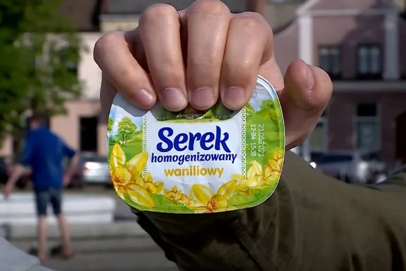 Serek HOMO. Takie produkty gorszą Polaków na sklepowych pólkach. To jedzą dzieci!