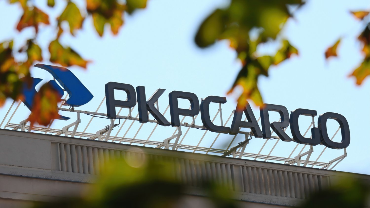 Kurs akcji PKP Cargo spada. Inwestorzy nie wierzą w plan spłaty długów przez spółkę