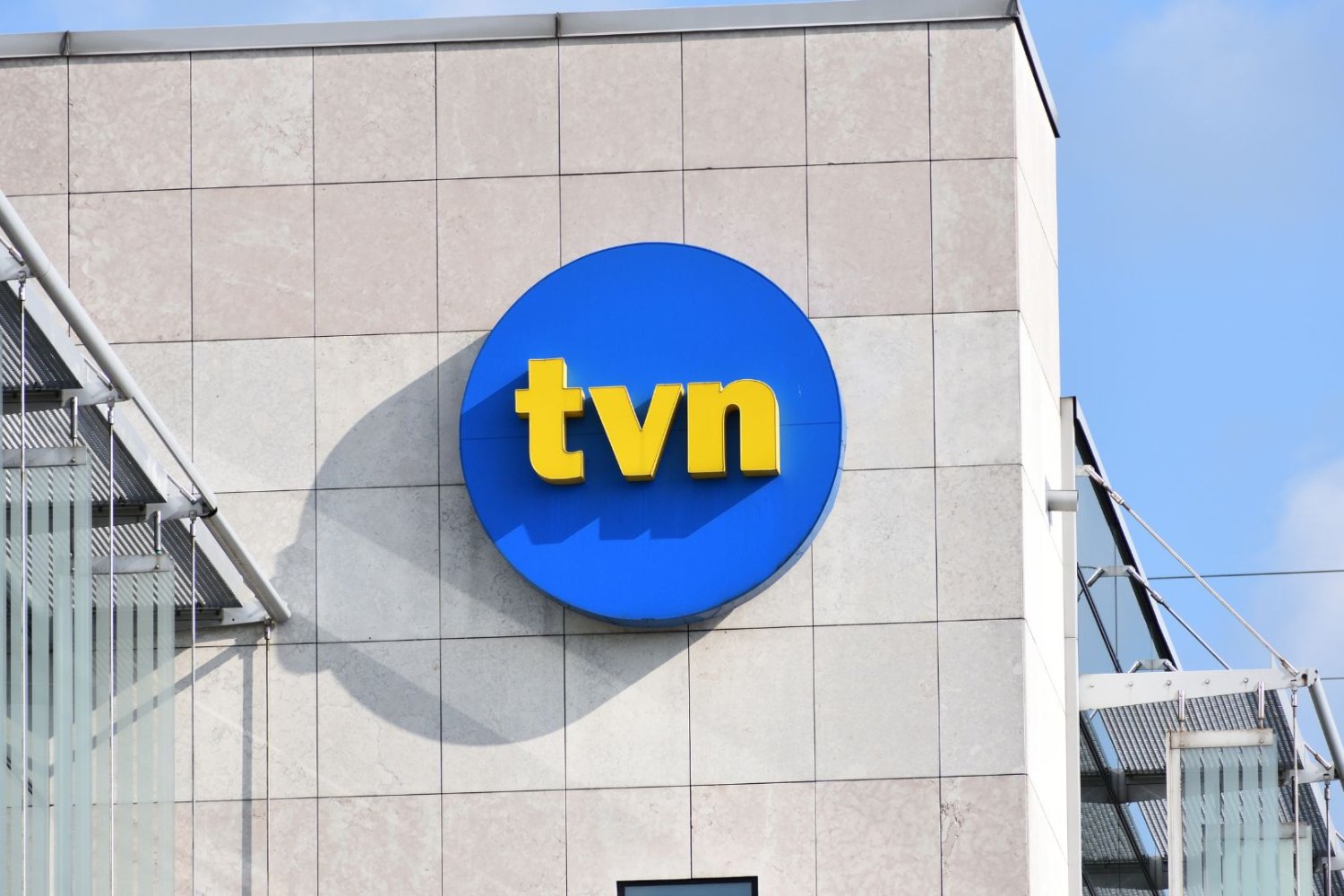 USA mogą zablokować przejęcie właściciela TVN. Globalna fuzja roku pod znakiem zapytania Budynek TVN.