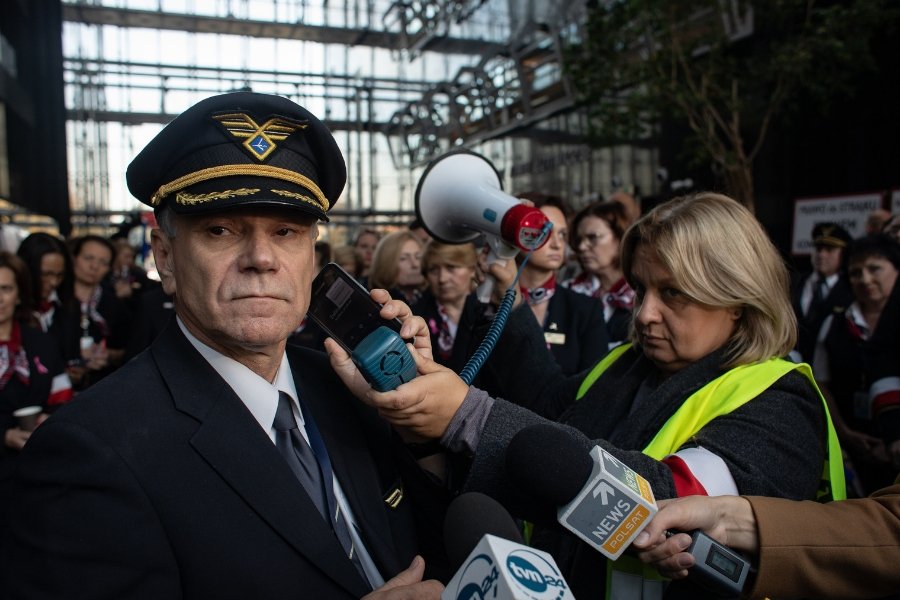 Liderzy strajku w PLL LOT, Adam Rzeszot i Monika Żelazik.