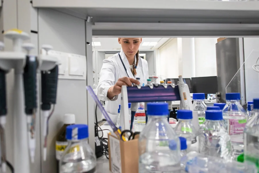 Startup biotechnologiczny potrzebuje dużo pieniędzy na start oraz czasu na rozwój. Jednak to nie zniechęca badaczy (i inwestorów) do tworzenia nowych projektów - dowodzą eksperci.
