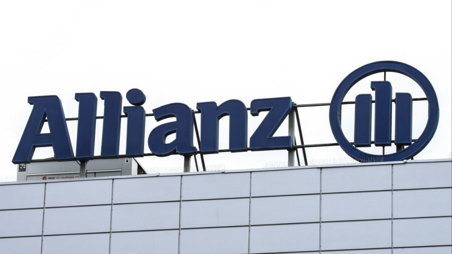 Allianz.