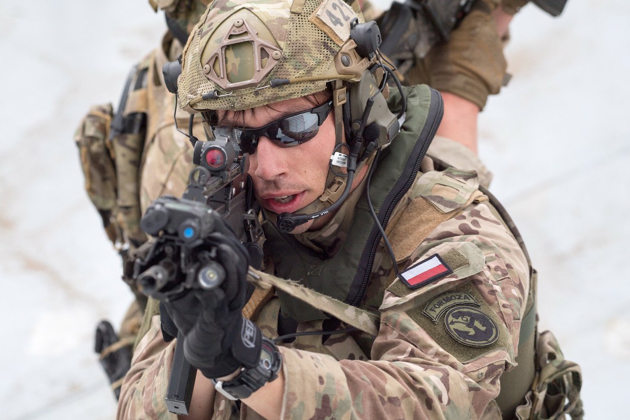 Rząd chce zapłacić rekrutom 4,5 tys. zł miesięcznie