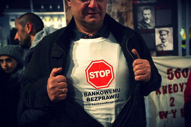 Manifestacja osób, które zaciągnęły kredyt we frankach szwajcarskich.