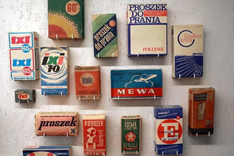 Są proste, ale w tych grafikach coś jest.