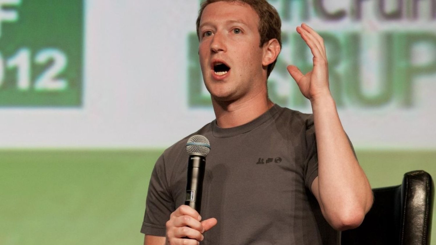 Mark Zuckerberg zapowiedział, że póki co nie ma co liczyć na powrót pracowników Facebooka z pracy zdalnej.