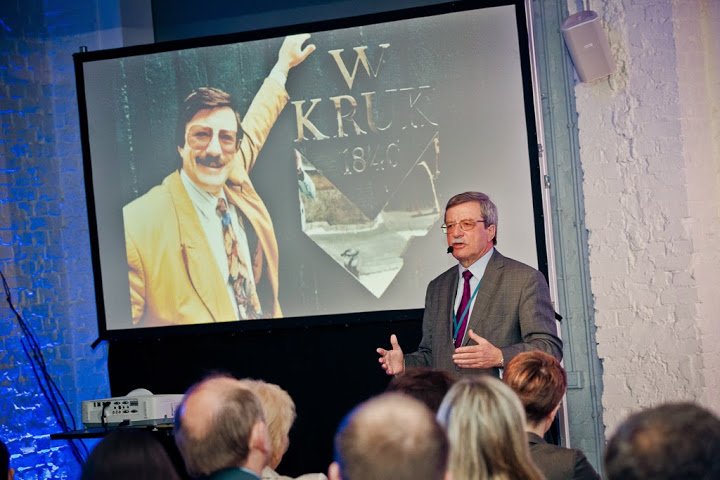 Wojciech Kruk podczas prelekcji na I Międzynarodowym Kongresie FIrm Rodzinnych