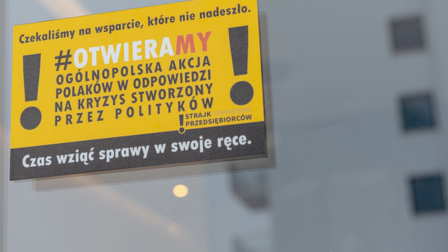 Rząd liczy, że utrata wsparcia będzie wystarczająco zniechęcała do łamania lockdownu.