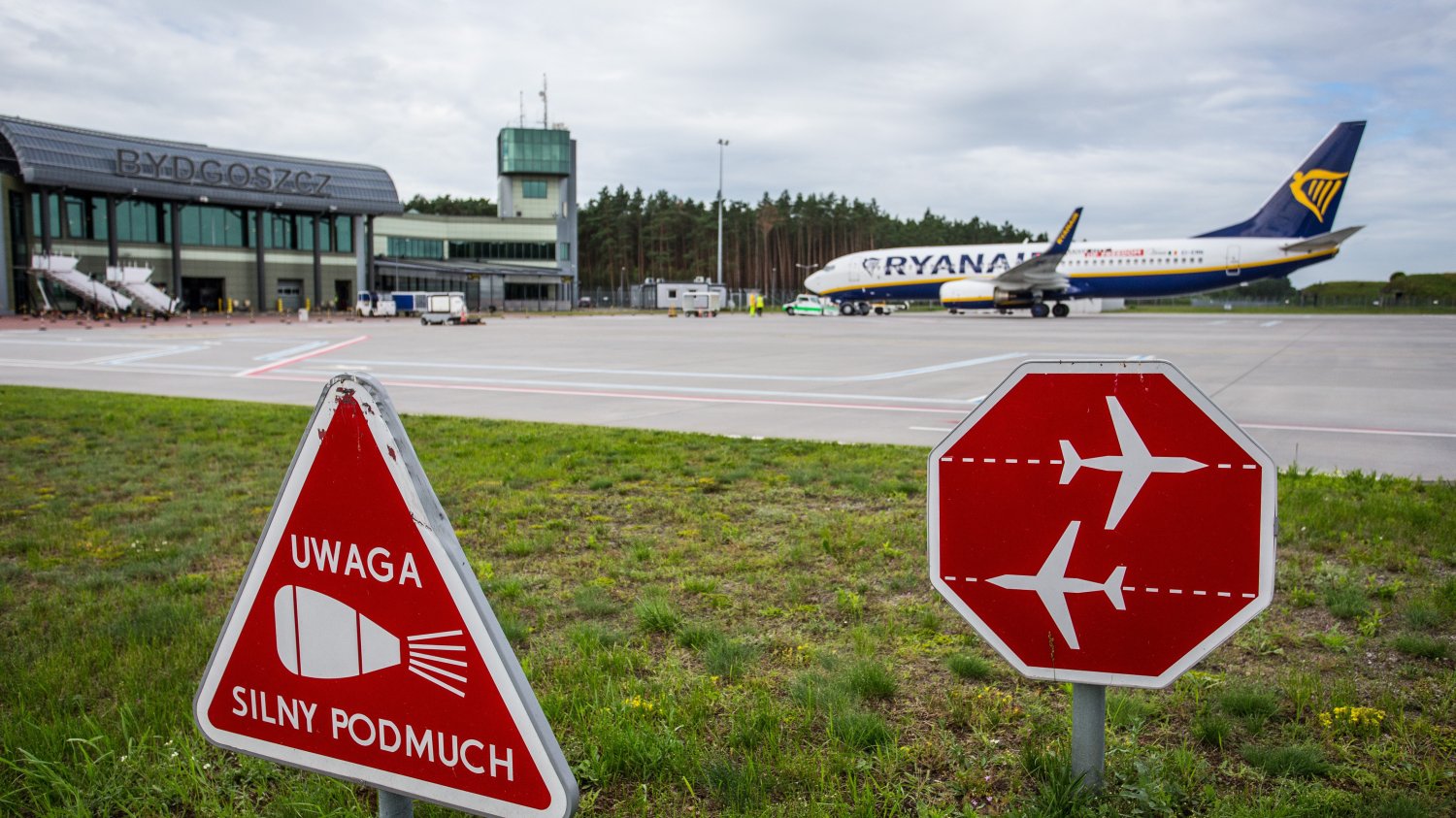Budowa jeszcze nie ruszyła, a już megalotnisko wydaje ponad 12 mln zł. na wynagrodzenia.