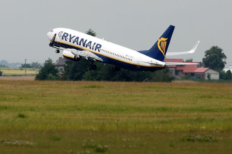 Część samolotów Ryanair zniknie z polskich lotnisk, zastąpione nową marką