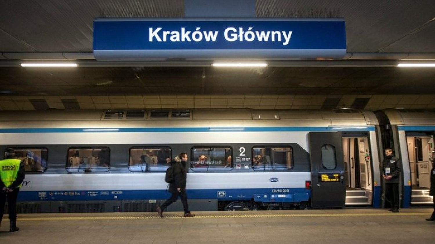 Rafał Wąsowicz jest miłośnikiem kolei i – być może – już za niedługo stanie się rekordzistą Polski pod względem długości trasy przemierzonej na jednym bilecie