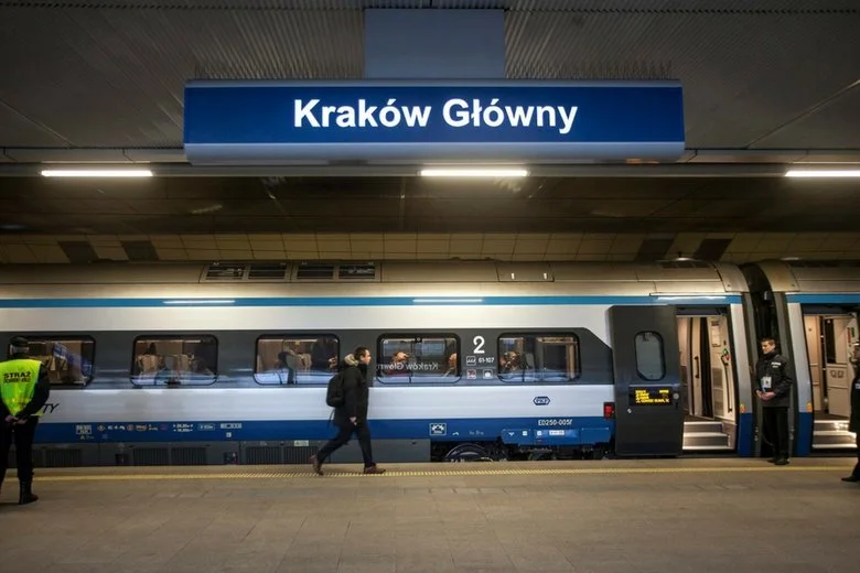 Rafał Wąsowicz jest miłośnikiem kolei i – być może – już za niedługo stanie się rekordzistą Polski pod względem długości trasy przemierzonej na jednym bilecie