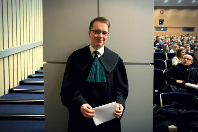 Według badań Grant Thornton przeciętny prawnik, aby zapoznać się z całością zmian dokonanych przez parlamentarzystów musiałby poświęcić ponad 4 godziny dziennie