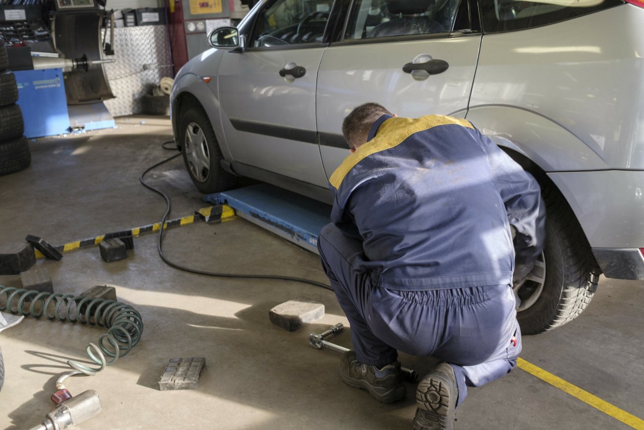 Wymiana opon w samochodzie