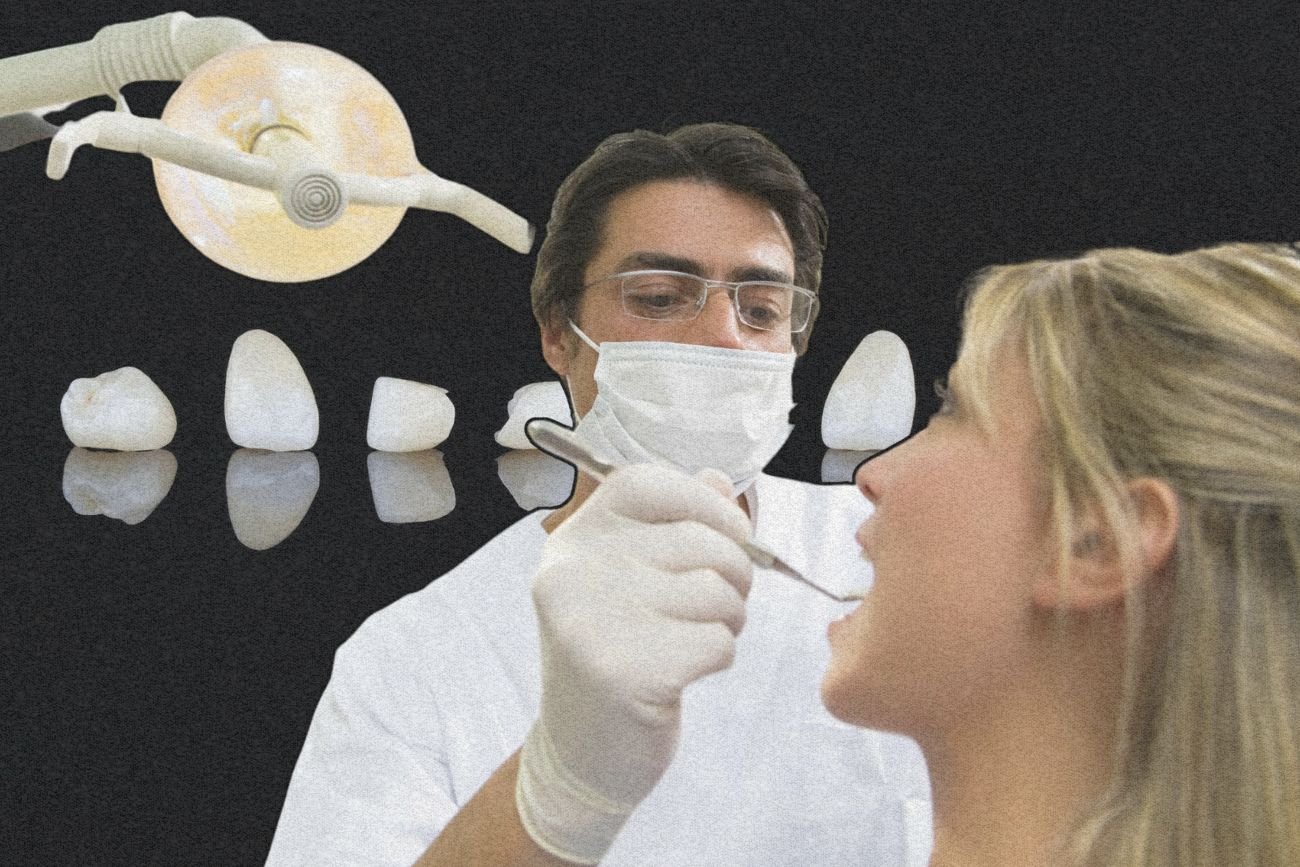 Dentysta w pacy na tle koronek.