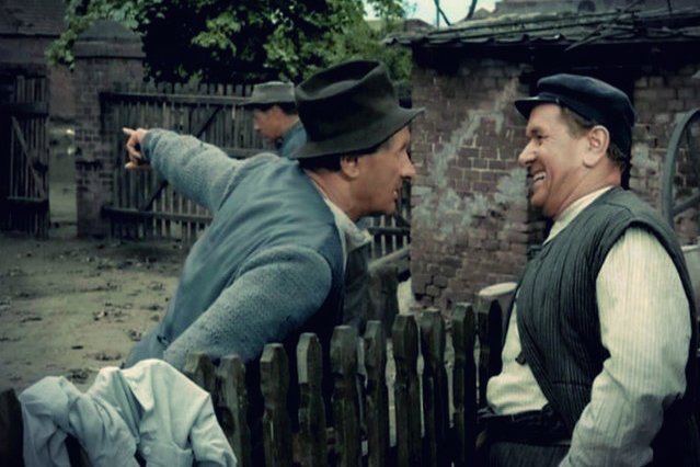 Kargul i Pawlak ciągle się kłócili, ale potrafili pokonać swoje uprzedzenia. Wychodzi na to, że współcześni Polacy jeszcze się tego nie nauczyli.