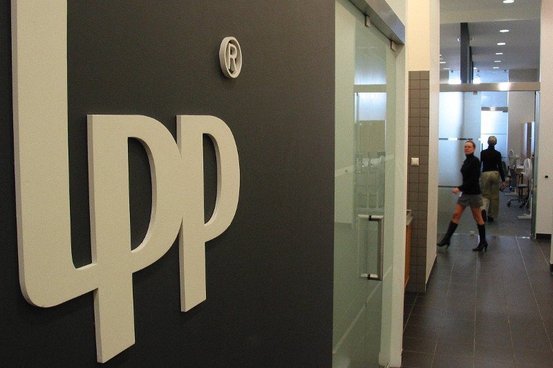 LPP nie chce niewolników przy produkcji ubrań. Wprowadza zakaz pracy dzieci i obowiązek płacy minimalnej.