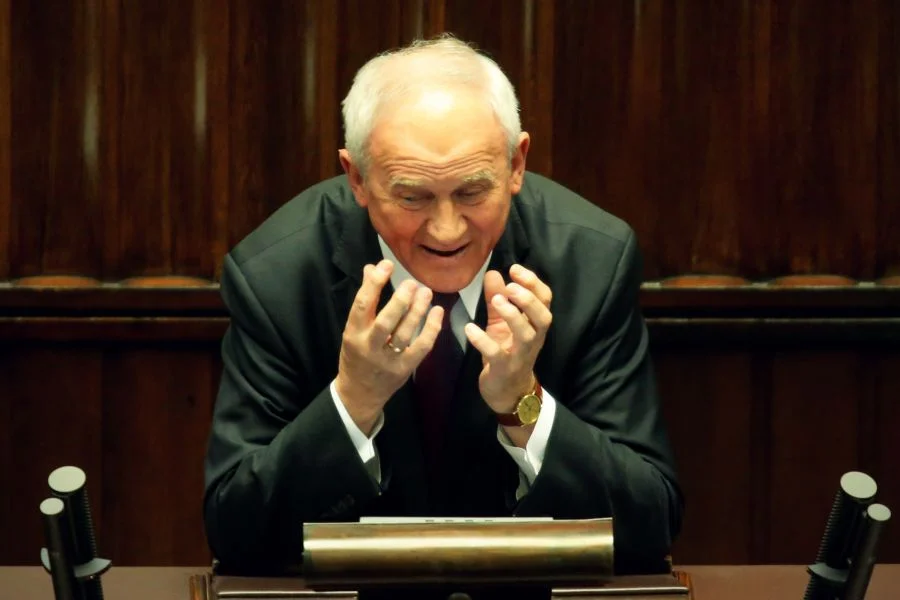 Minister energii Krzysztof Tchórzewski. Zabrał inwestorom, by łatać dziury w budżecie.