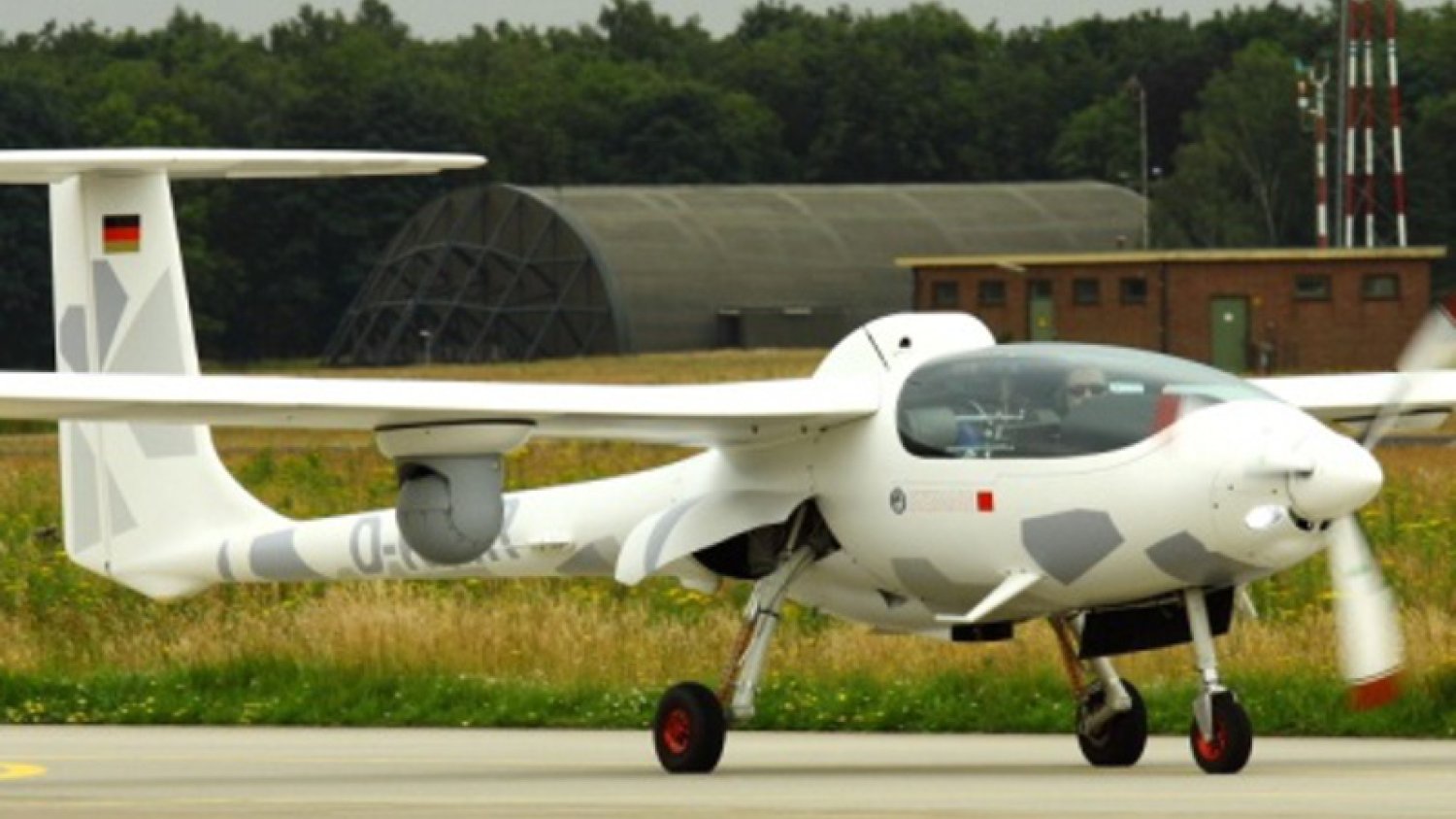 Straż Graniczna odebrała właśnie dwa najbardziej zaawansowane technologicznie w Europie, motoszybowce przeznaczone do ochrony granic.