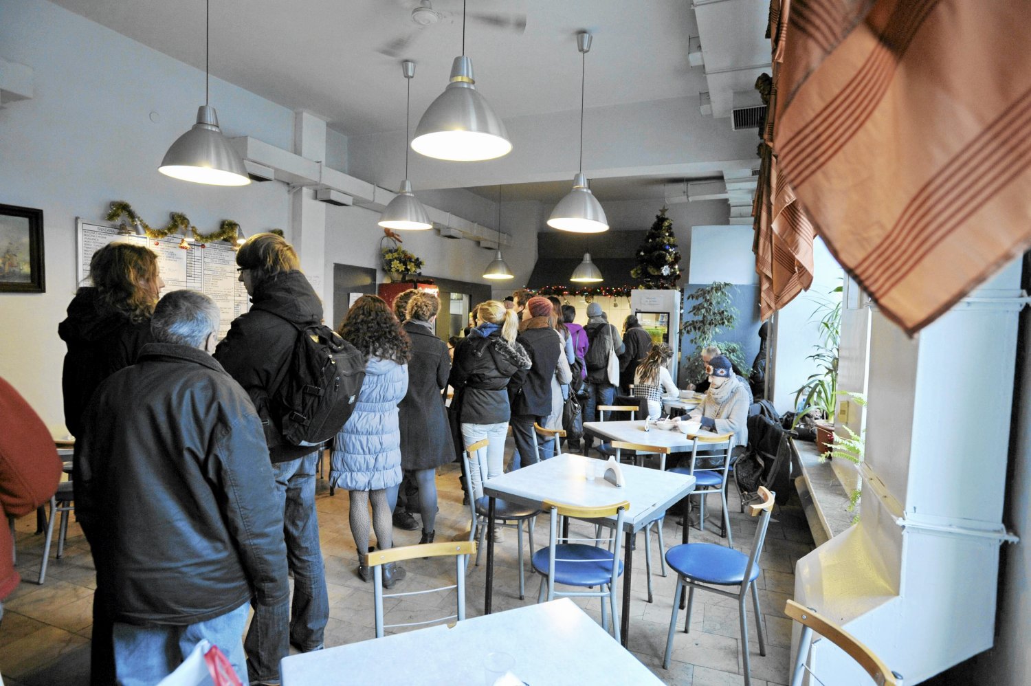 Przedsiębiorcy apelują o 500 plus na posiłki dla pracowników zwolnione z podatków i ZUS-u.