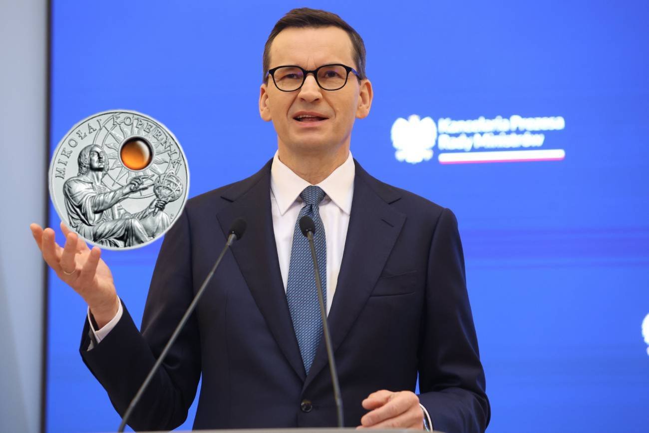 Moneta od NBP dla premiera Morawieckiego. Za co ten prezent?