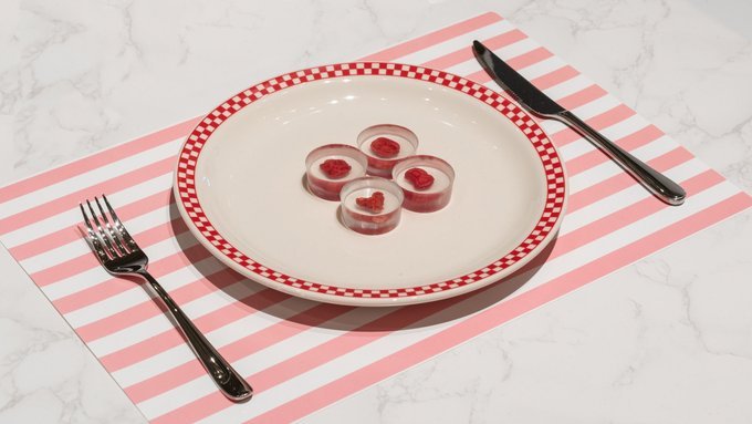 Stek z człowieka ma wielkość jednego kęsa.