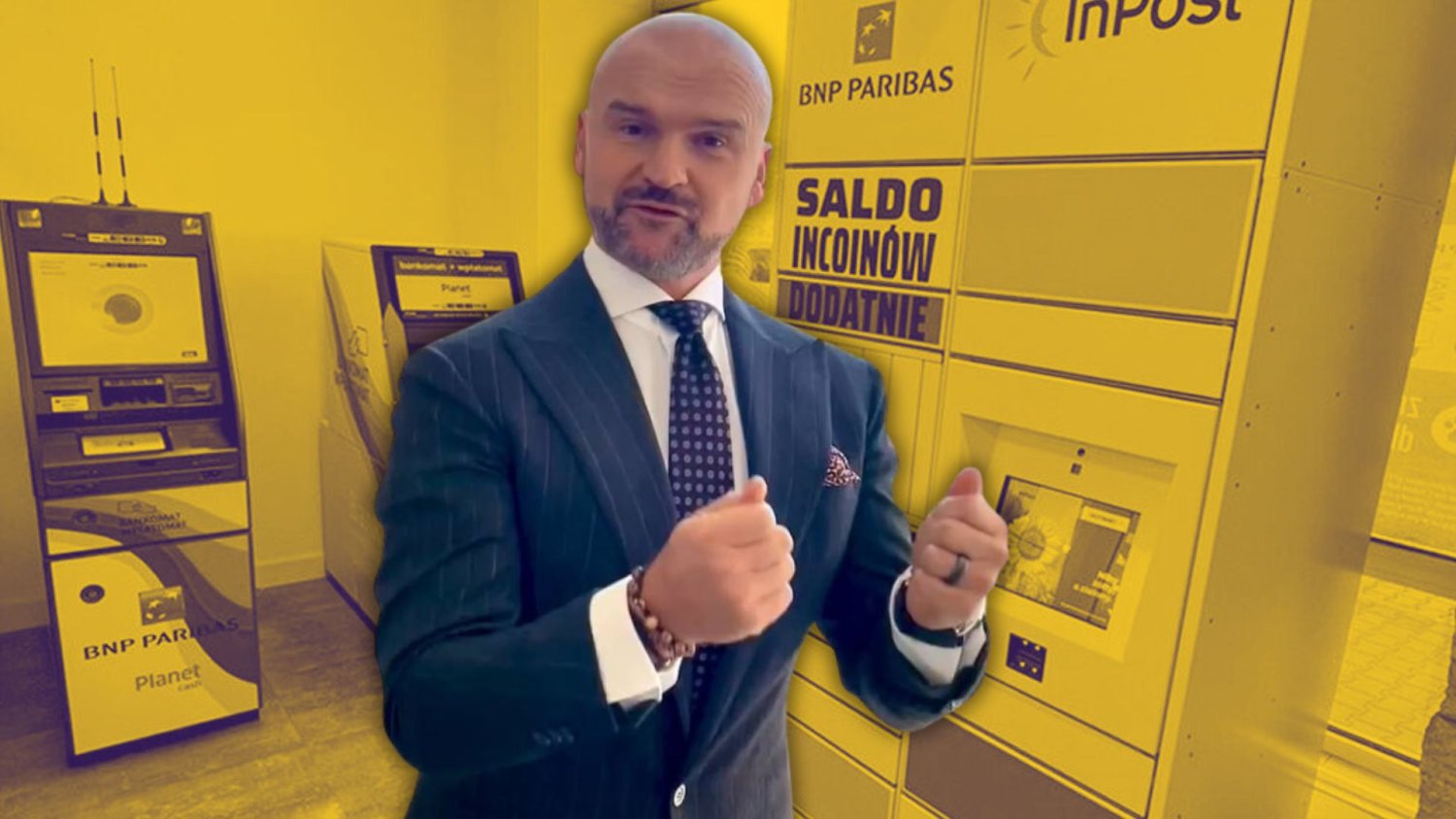 Rafał Brzoska na tle Paczkomatów w BNP. Ogłosił dużą współpracę z bankiem.