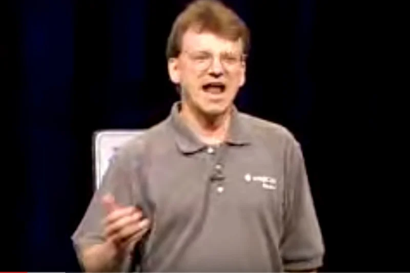 Chris Espinosa rozpoczął pracę w Apple w wieku 14 lat.