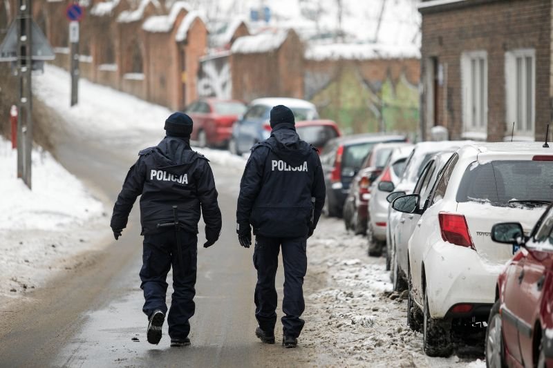 Patrole będą nas sprawdzać w domach?