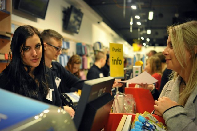 Około 2/3 z decyzji zakupowych zapada w momencie, gdy stoimy przy sklepowej półce. Właśnie dlatego odpowiednie etykiety na produktach są tak ważne