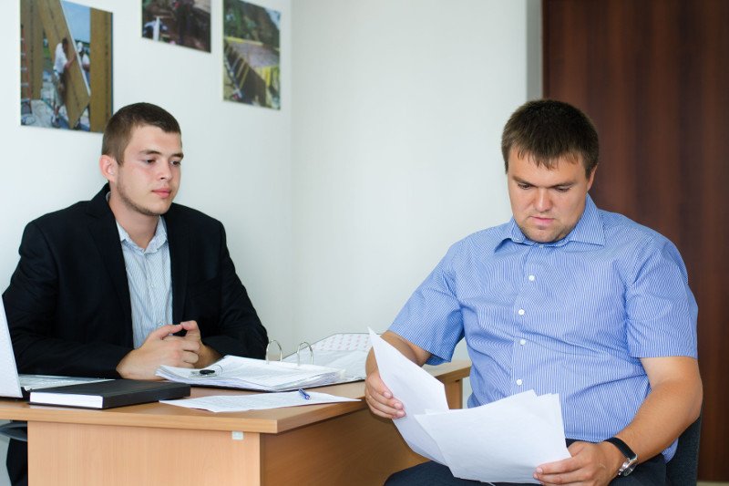 Dostałeś etat? Uważaj! Kiedy podpisanie umowy o pracę może być niebezpieczne dla pracownika.