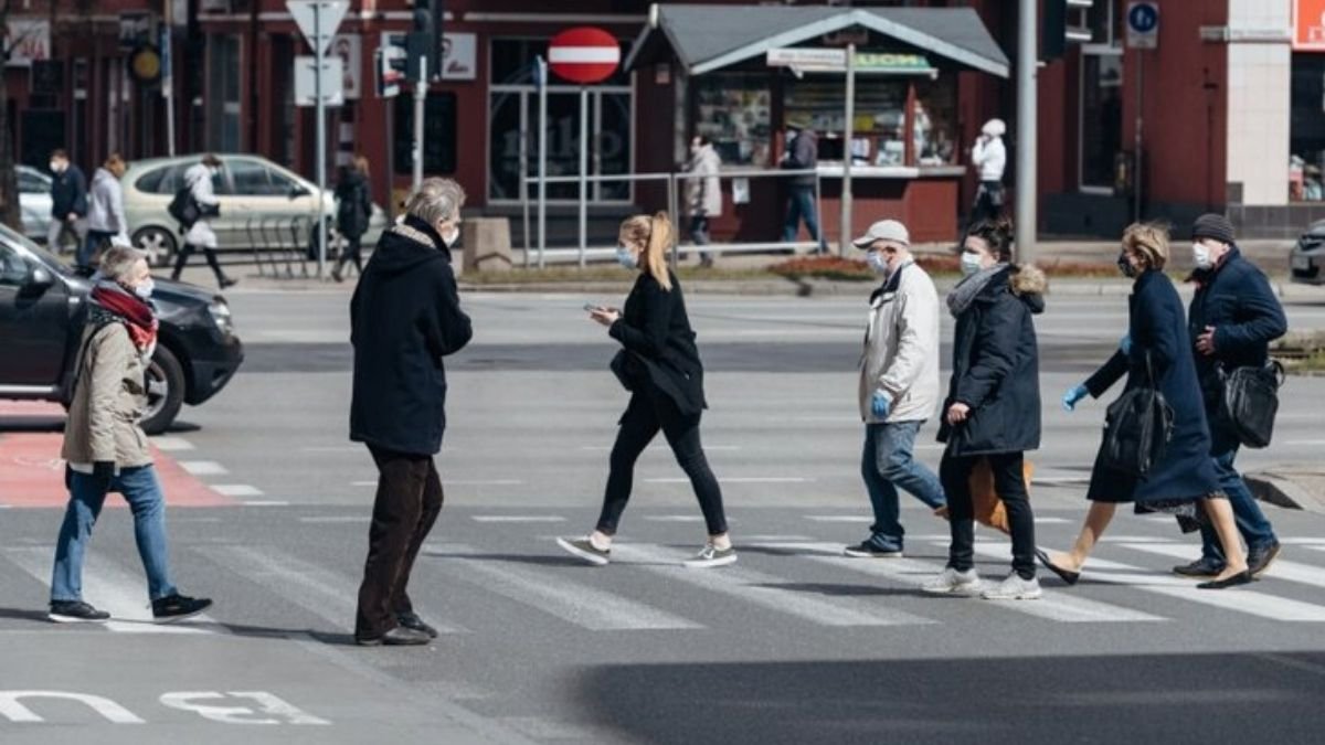 Polscy naukowcy opracowali technologię, która może pomóc w walce z pandemią. Chodzi o FevIR – pod tą nazwą kryje się pierwszy polski automatyczny system zdalnego wykrywania osób gorączkujących.