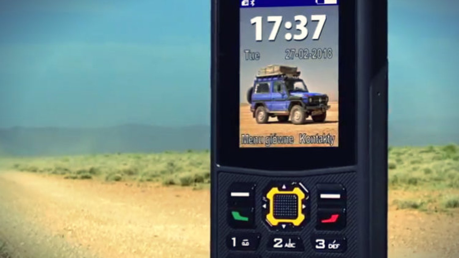 Manta wprowadziła do sprzedaży nowy, superodporny telefon. Na pierwszy rzut oka dzieło polskiej firmy wydaje się nieco siermiężne, ale w porównaniu z dzisiejszymi smartfonami będzie nie do zdarcia