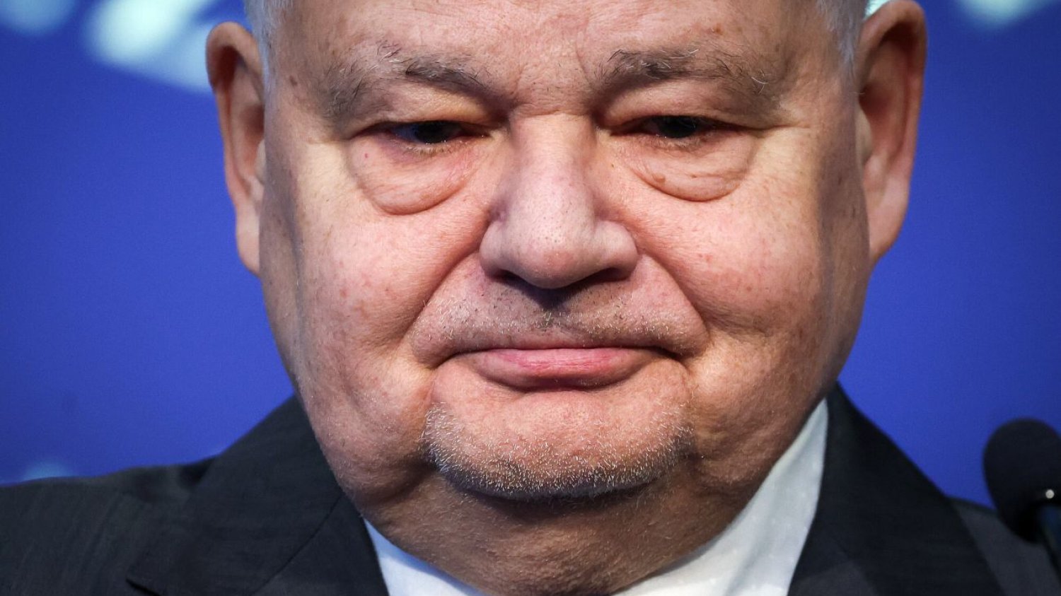 Prezes Glapiński zasługuje na porządne okulary. Zbyt wielu cyferek i problemów nie dostrzega.