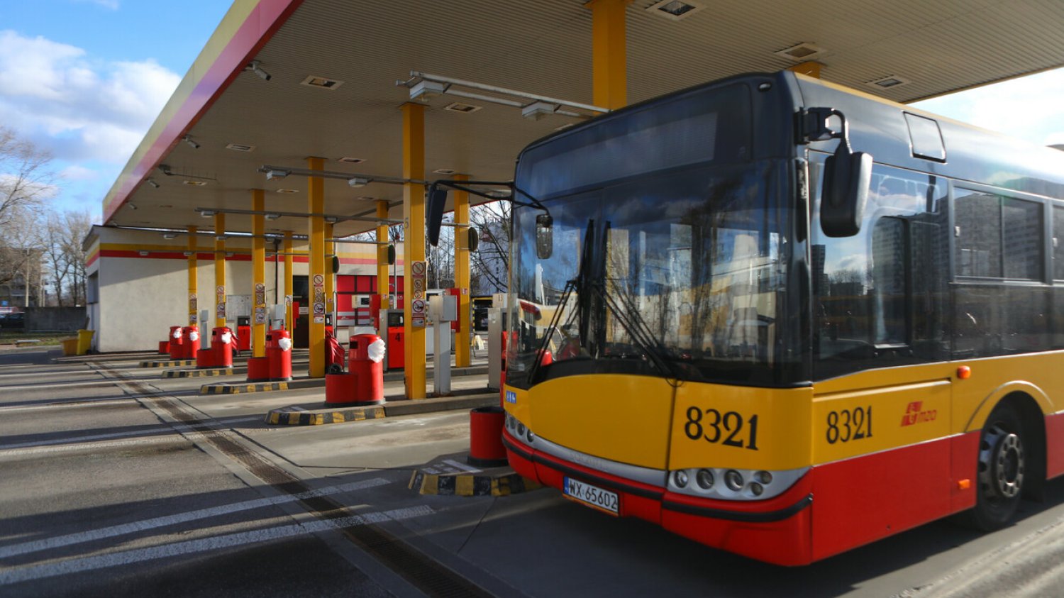 Stołeczne MZA miało kupić zajezdnię autobusową z instalacją należącą do spółki z rosyjskimi powiązaniami. 