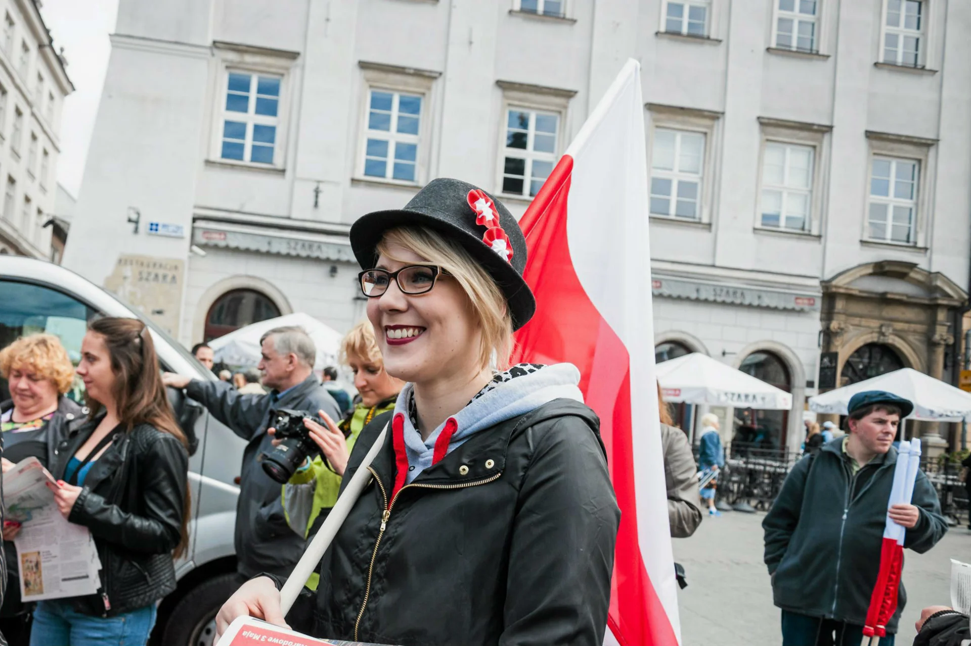 Polacy uważają, że płacenie podatków i przestrzeganie prawa nie jest przejawem patriotyzmu