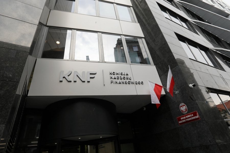 NIK zarzuca KNF pobłażliwość w stosunku do banków spółdzielczych.