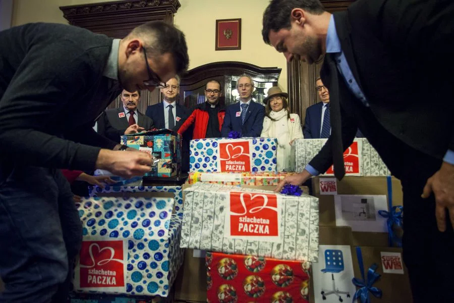 Rektorzy UJ przygotowują Szlachetną Paczkę