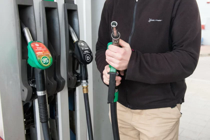 Ceny paliw idą w górę, ale nie skokowo, twierdzą eksperci