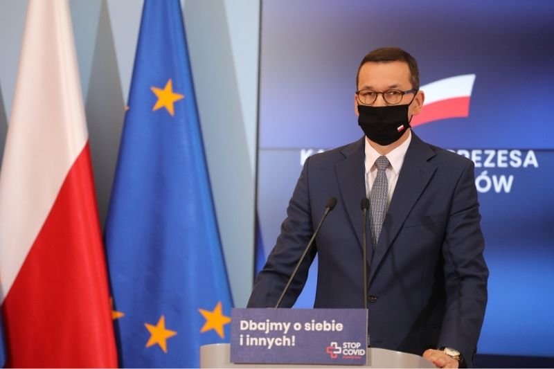 Premier Mateusz Morawiecki zapowiedział przedłużenie pomocy w ramach tarczy antykryzysowej oraz wprowadzenie dopłat do czynszu dla najemców w galeriach handlowych.