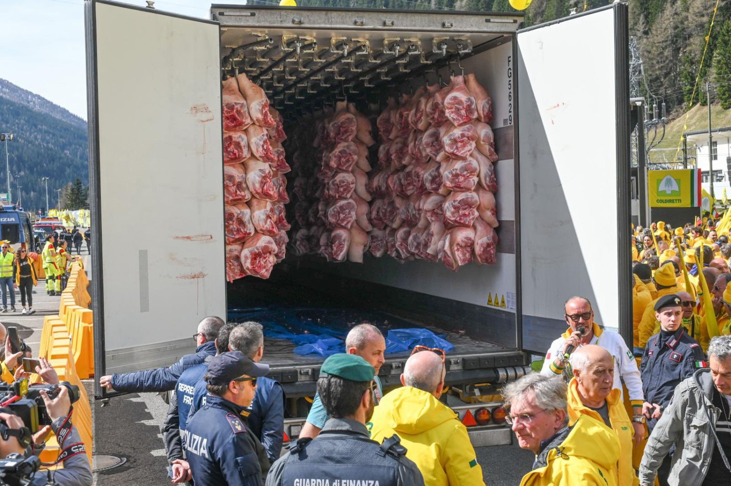 Kontrole ciężarówek na granicy z Włochami – protest rolników