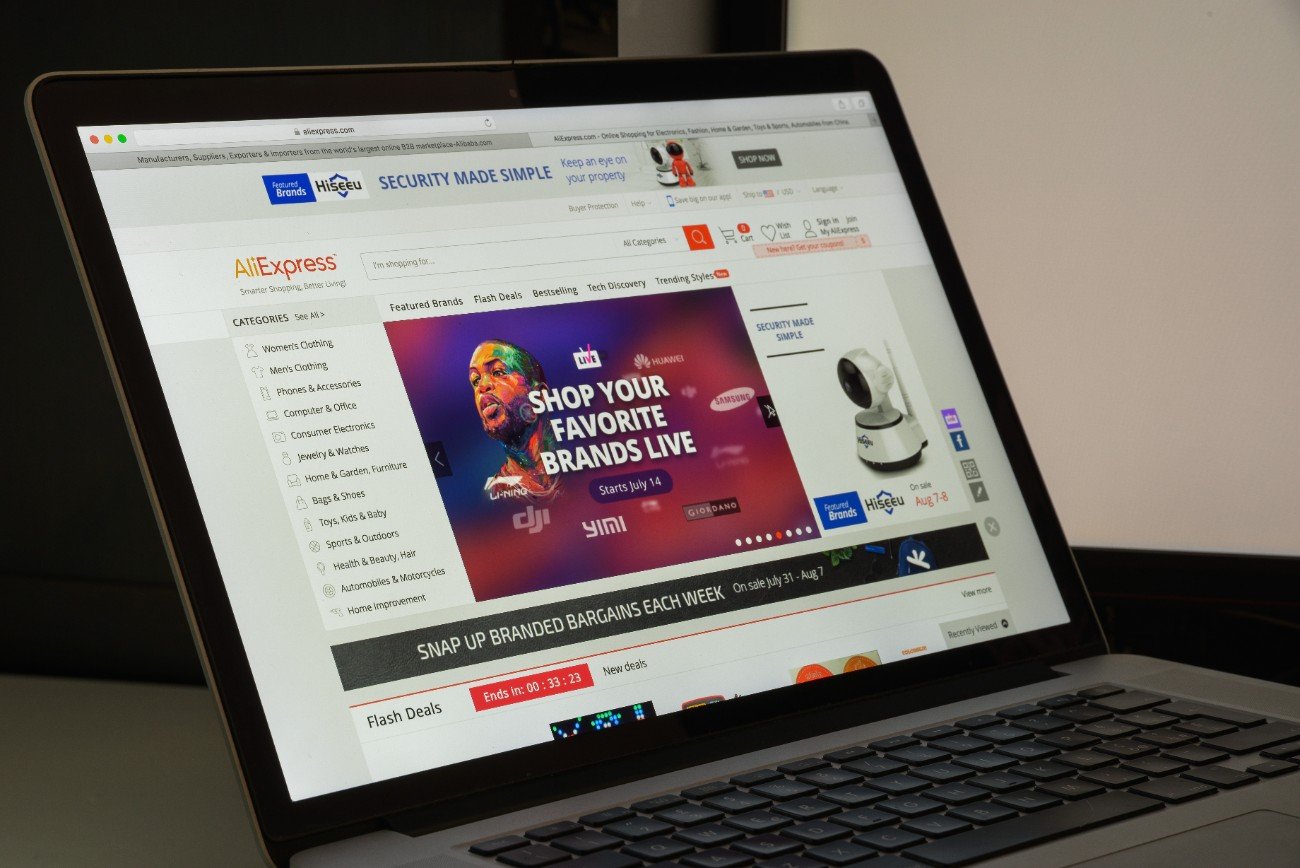 Komputer z odpalonym Ali.