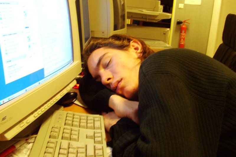 Ciężki tydzień w pracy za tobą? Oto 5 technik, które pomogą zrelaksować się w weekend i odzyskać energię.