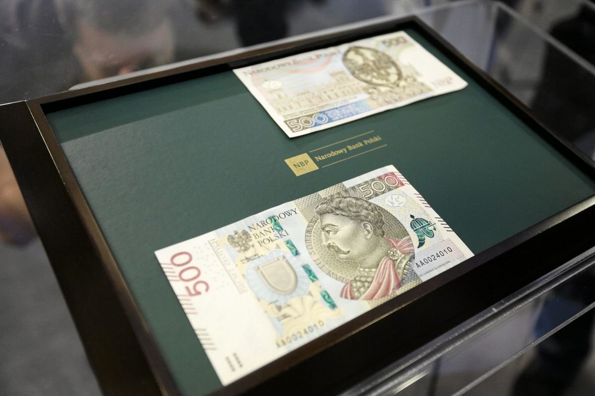 Banknoty o nominale 500 zł wprowadza do swojej oferty sieć Euronet.